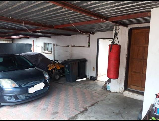 6 BEDROOM HOUSE FOR SALE IN LORENTZVILLE